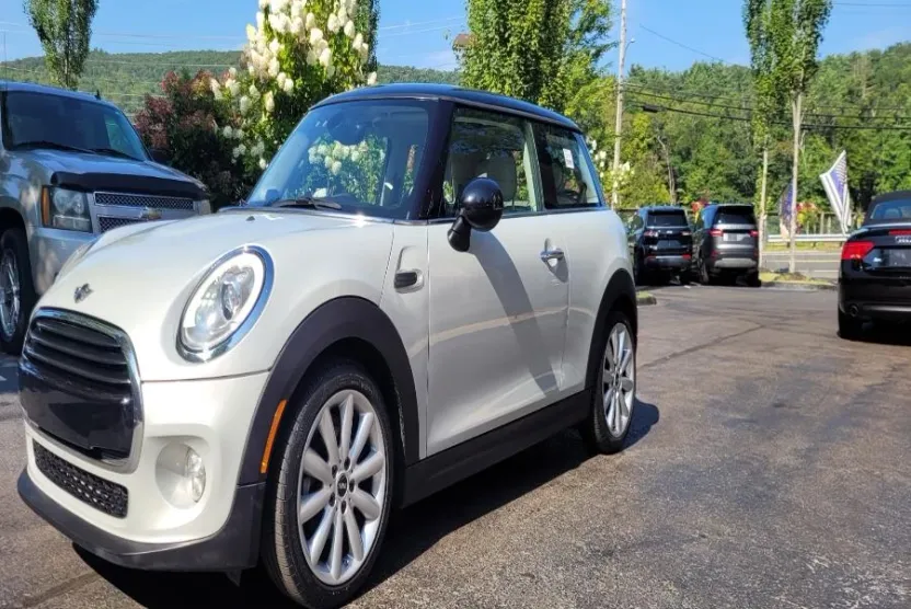 2016 Mini Cooper Hardtop 2 Door photo 1