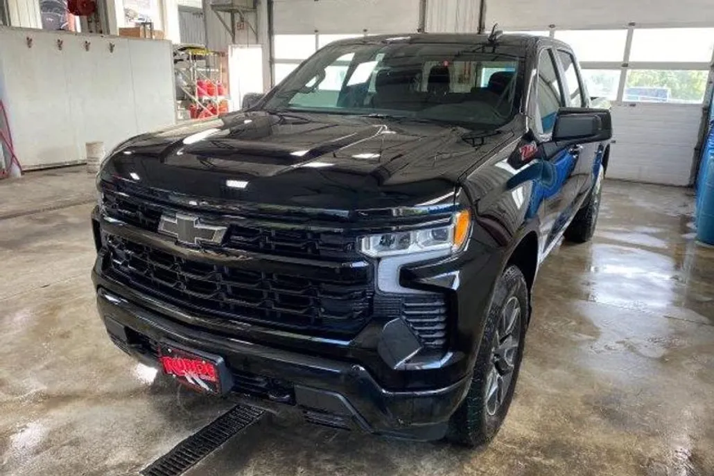 2024 Chevrolet Silverado 1500 RST photo 1