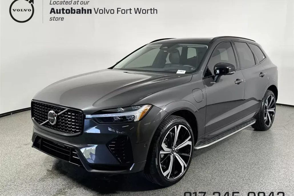 2025 Volvo XC60 Hybrid T8 photo 1