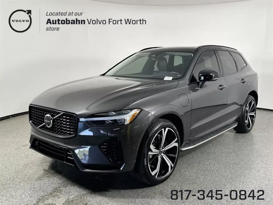 2025 Volvo XC60 Hybrid T8 photo 1