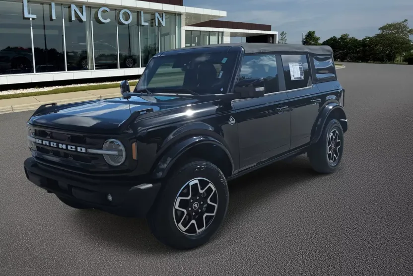 2022 Ford Bronco Outer Banks photo 1