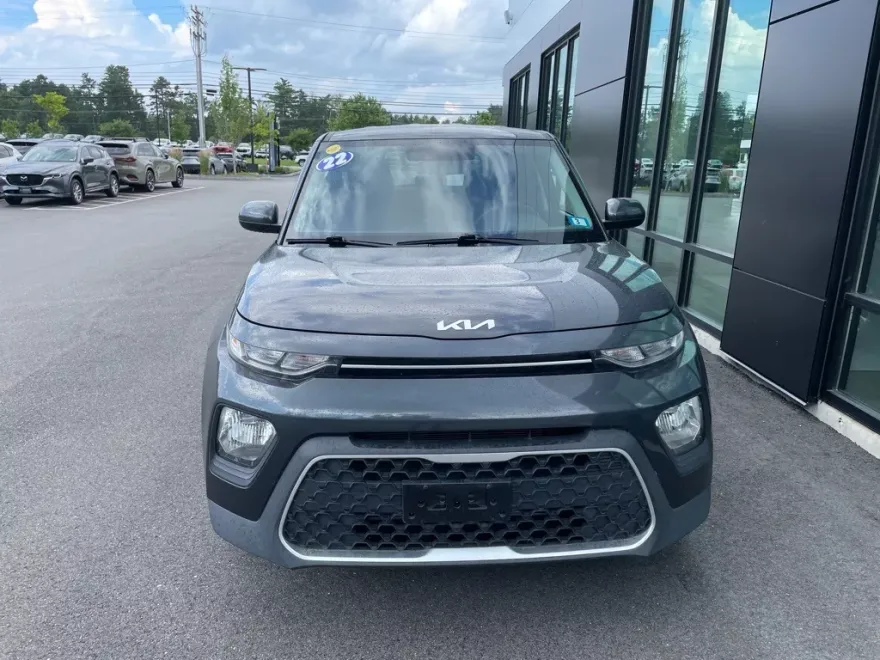 2022 Kia Soul LX photo 1
