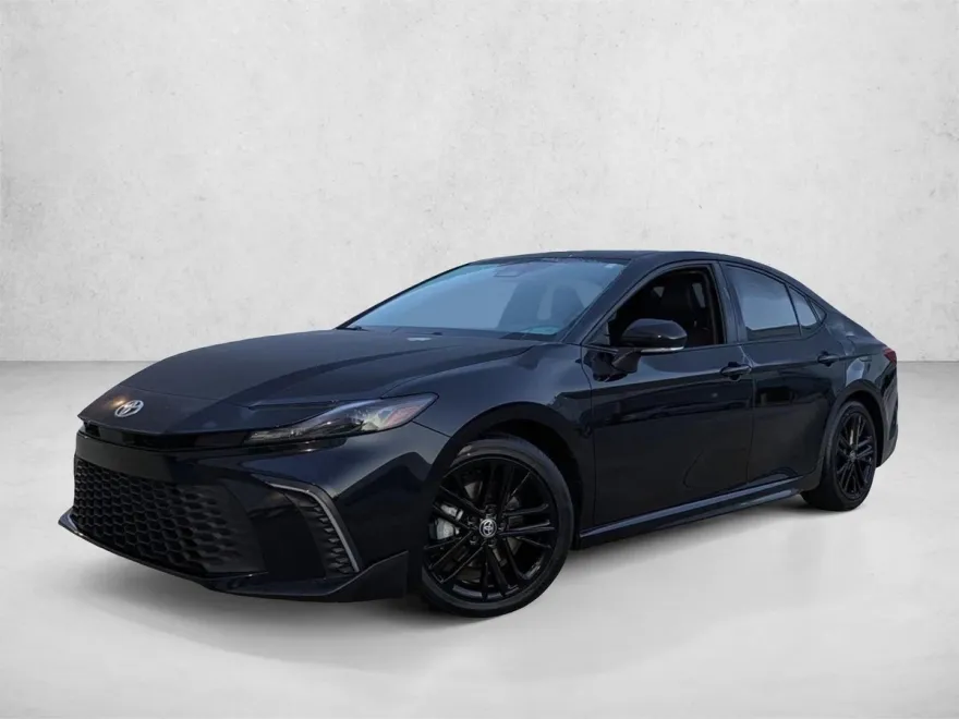 2025 Toyota Camry SE photo 1