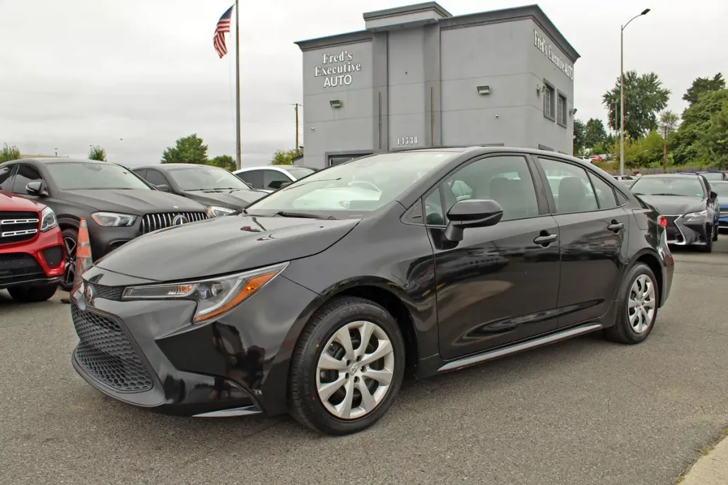 2022 Toyota Corolla LE photo 1