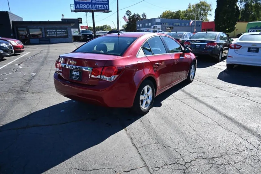 2012 Chevrolet Cruze LT photo 1