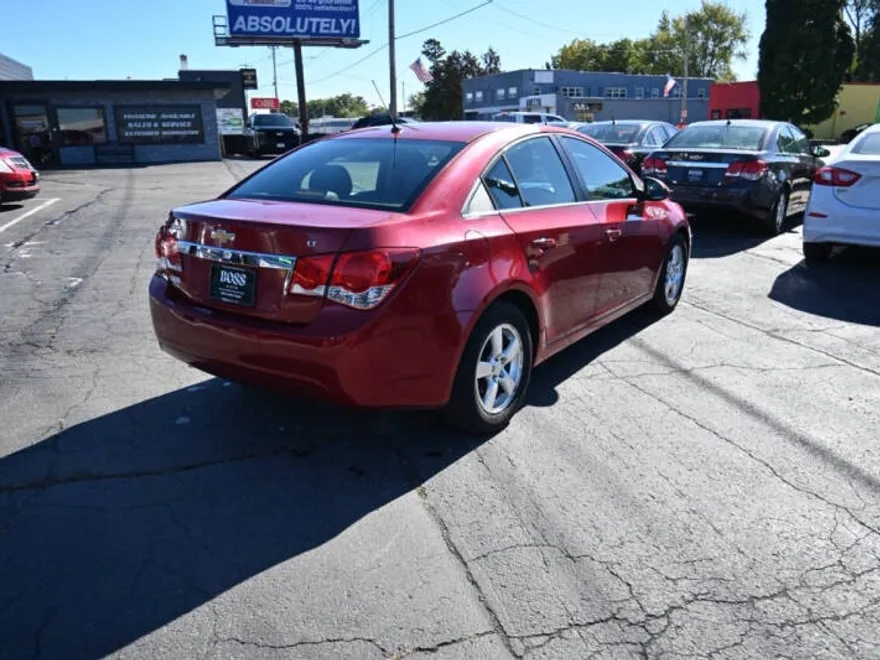 2012 Chevrolet Cruze LT photo 1