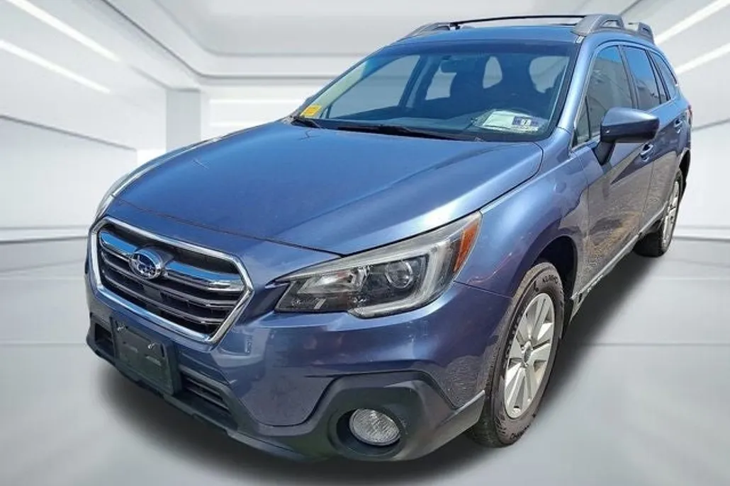 2018 Subaru Outback 2.5i Premium photo 1
