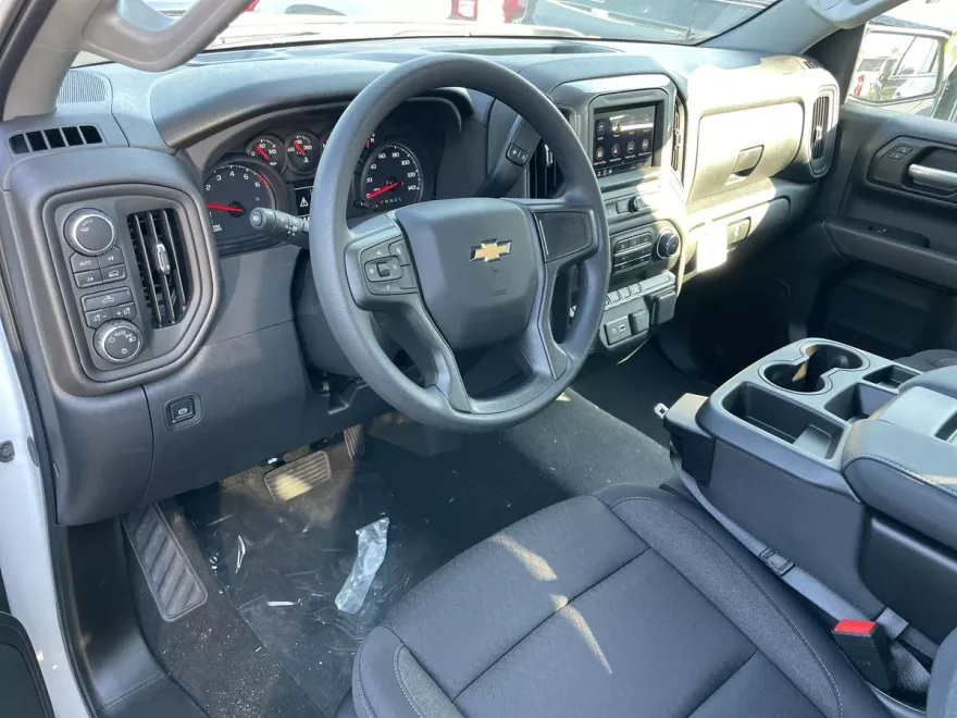 2025 Chevrolet Silverado 1500 Custom photo 1