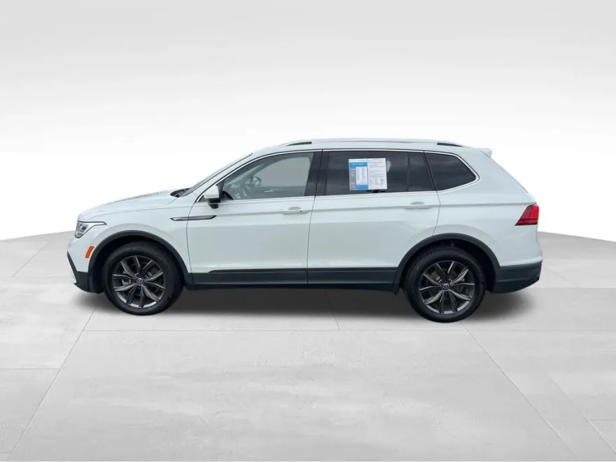 2022 Volkswagen Tiguan SE photo 1