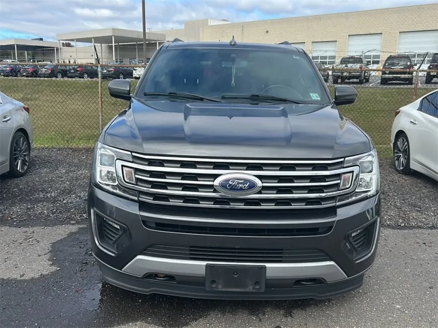 2021 Ford Expedition XLT photo 1