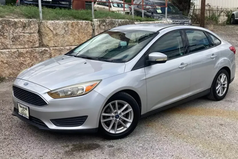 2017 Ford Focus SE photo 1