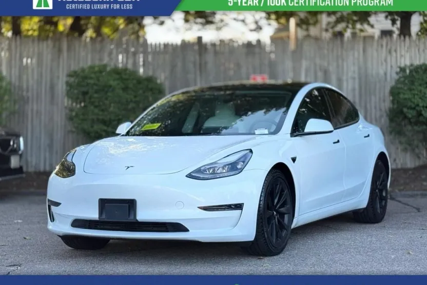 2023 Tesla Model 3 photo 1