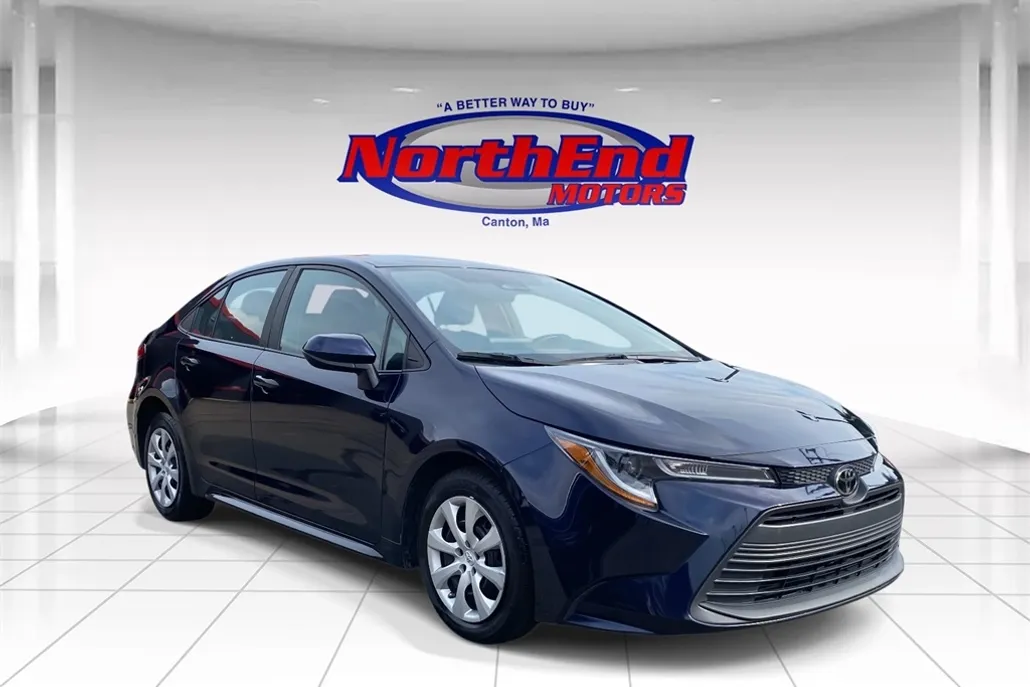 2023 Toyota Corolla LE photo 1