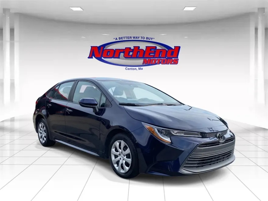 2023 Toyota Corolla LE photo 1