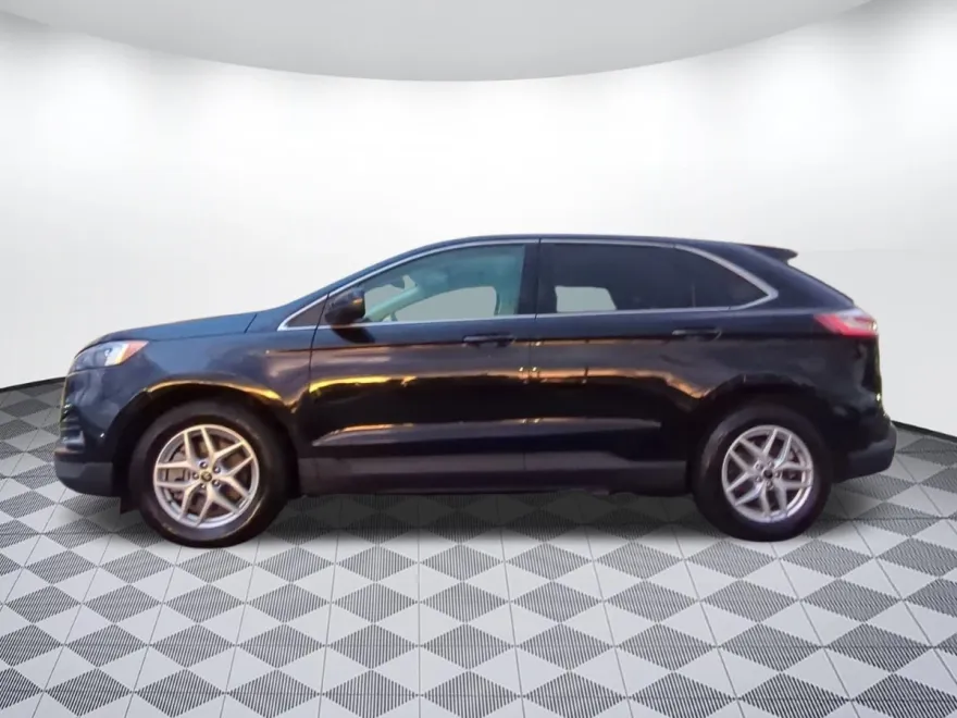 2024 Ford Edge SEL photo 1