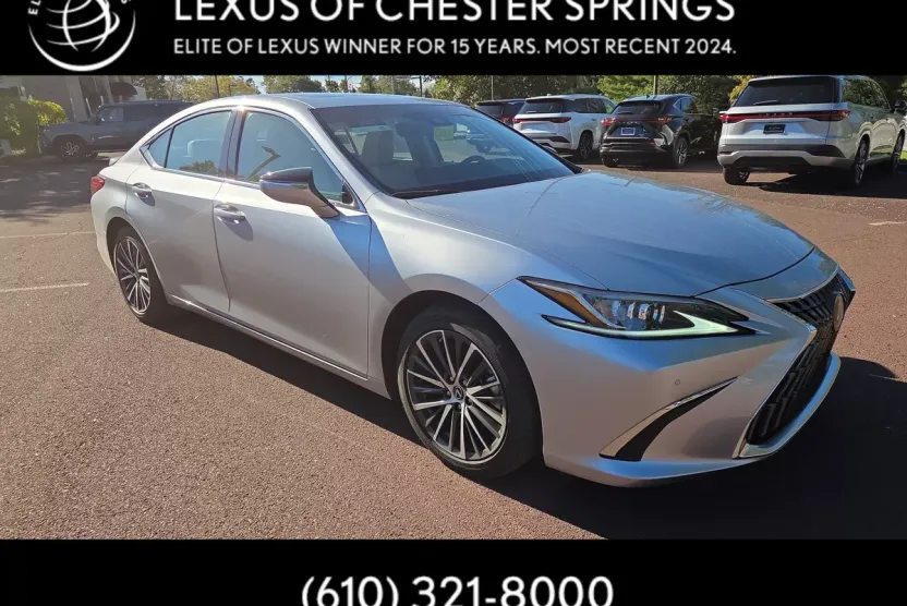 2025 Lexus ES 300h photo 1