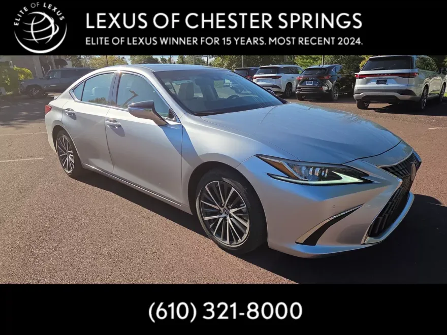 2025 Lexus ES 300h photo 1
