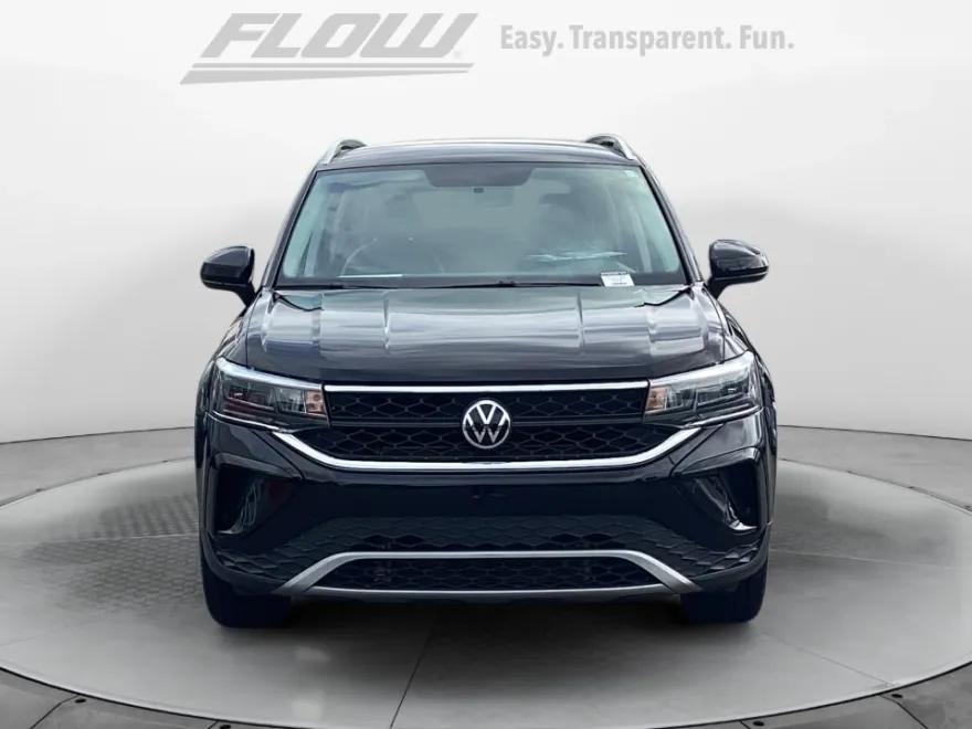2022 Volkswagen Taos SE photo 1