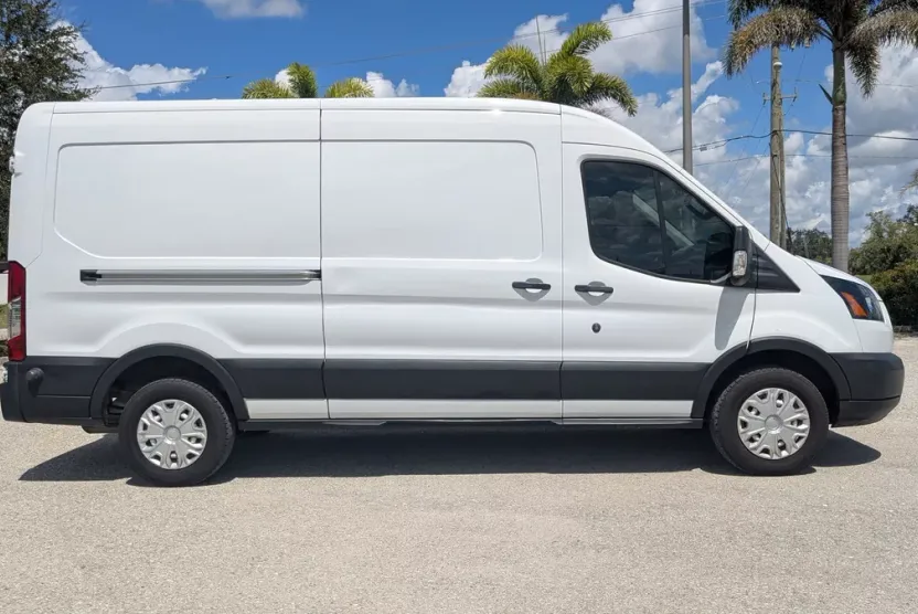 2019 Ford Transit Van photo 1