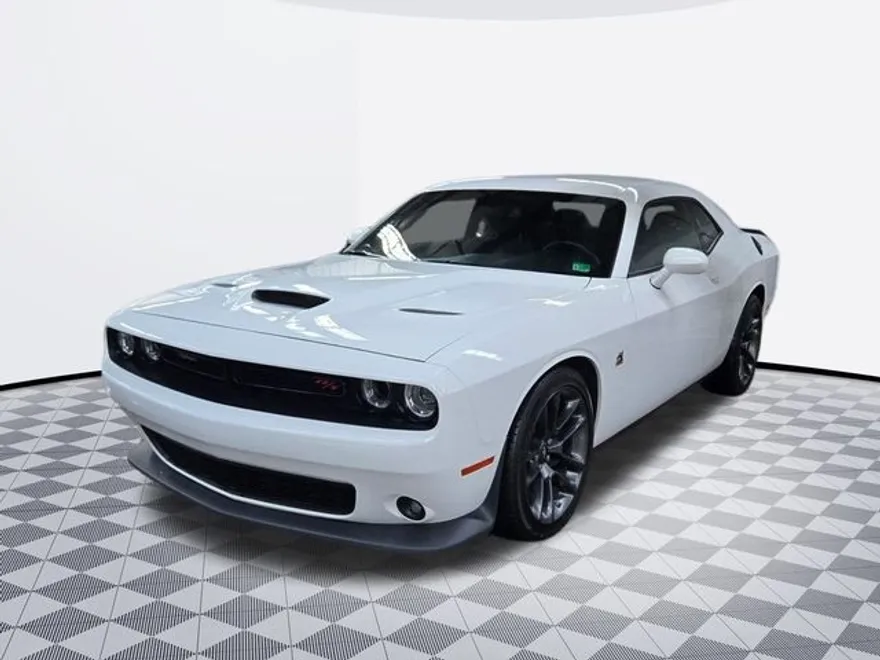 2022 Dodge Challenger R/T Scat Pack photo 1