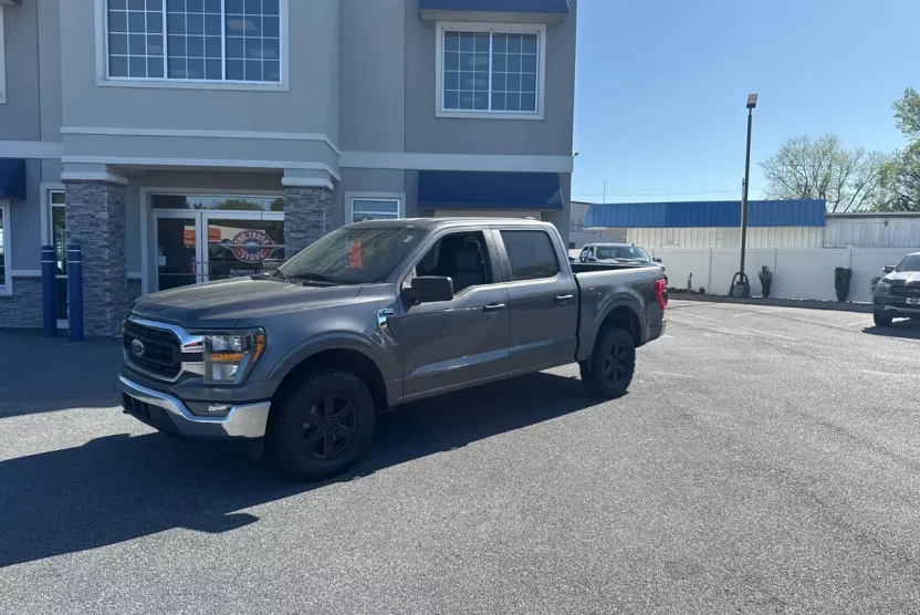 2023 Ford F-150 XL photo 1