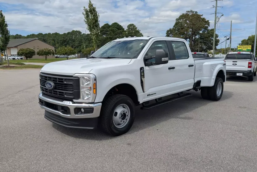 2025 Ford F-350 XL photo 1