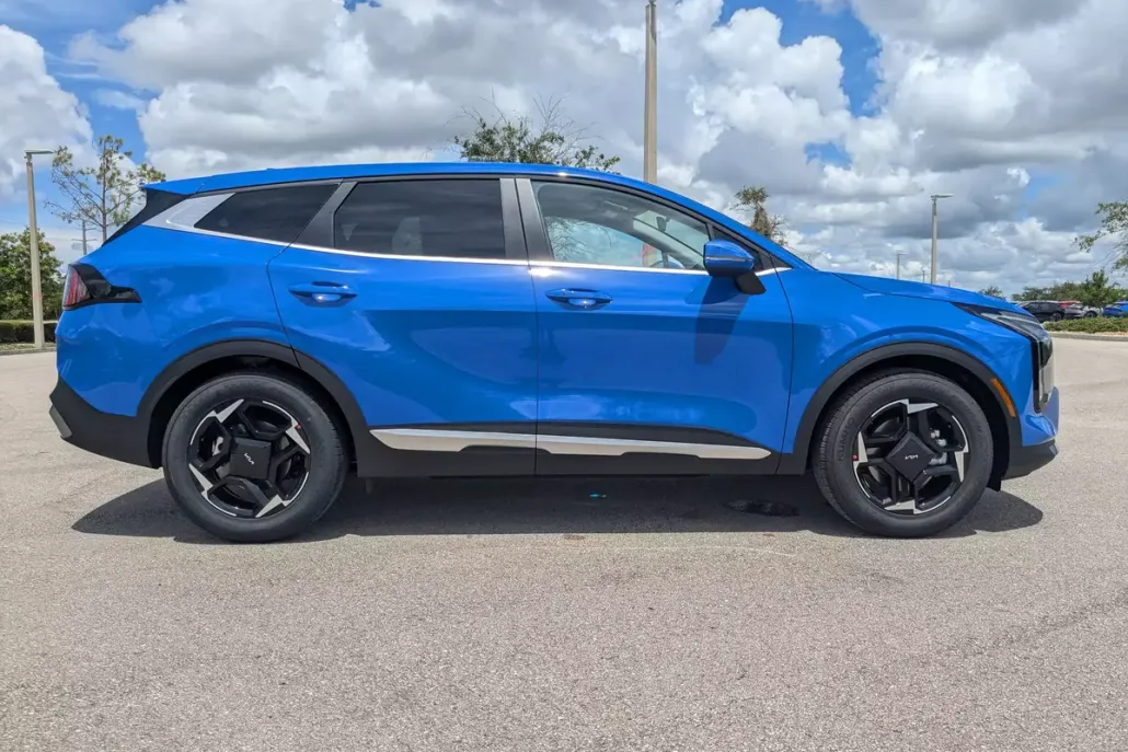 2026 Kia Sportage EX photo 1