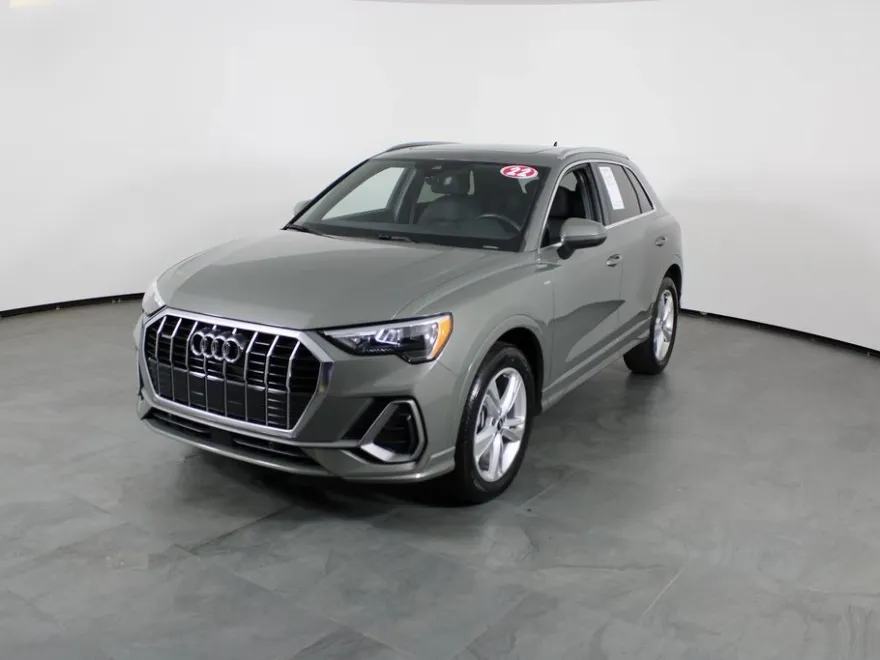 2022 Audi Q3 45 TFSI S line Premium photo 1