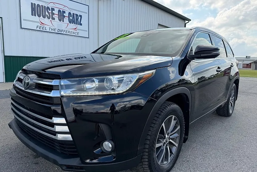 2017 Toyota Highlander XLE photo 1