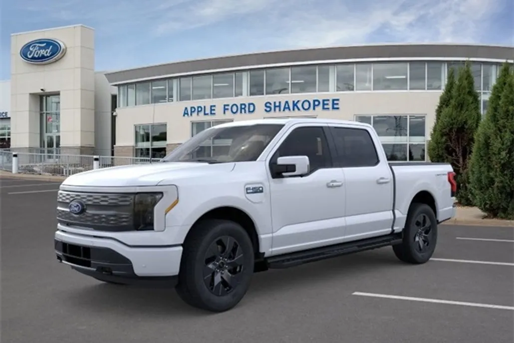 2025 Ford F-150 Lightning Lariat photo 1