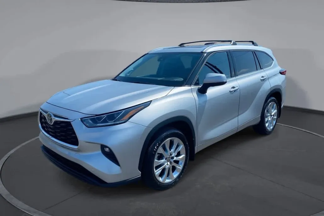 2023 Toyota Highlander Limited photo 1