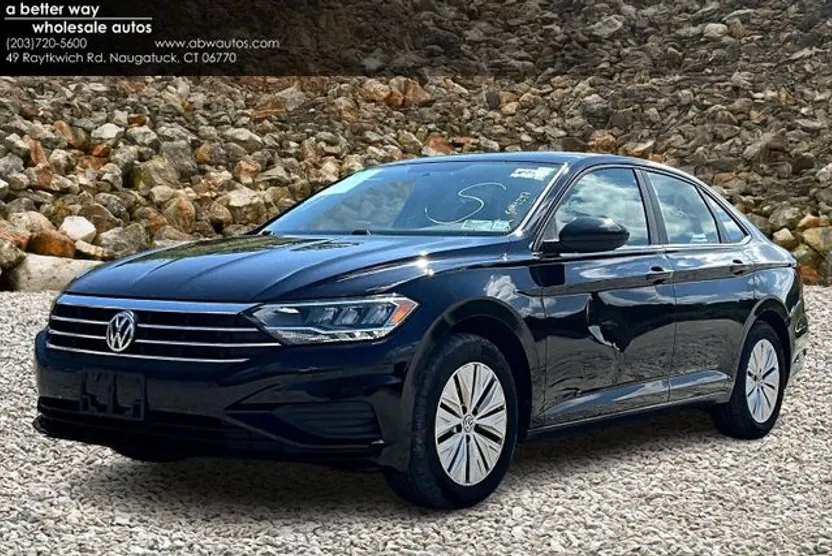 2019 Volkswagen Jetta R-Line photo 1