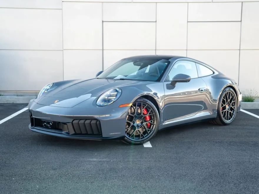 2026 Porsche 911 GTS photo 1