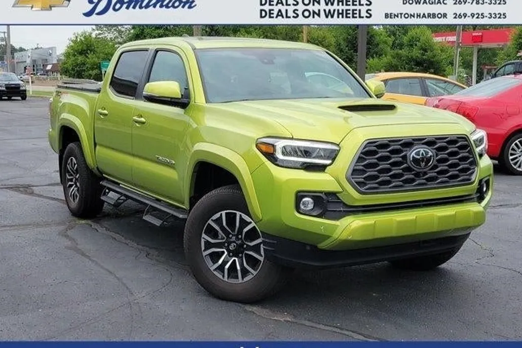 2023 Toyota Tacoma 4x4 SR photo 1