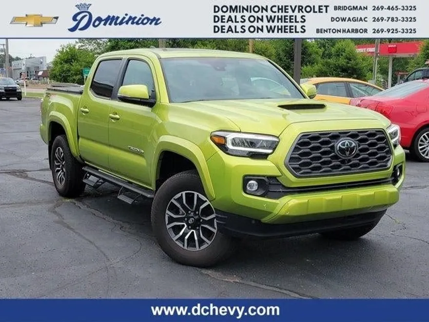 2023 Toyota Tacoma 4x4 SR photo 1