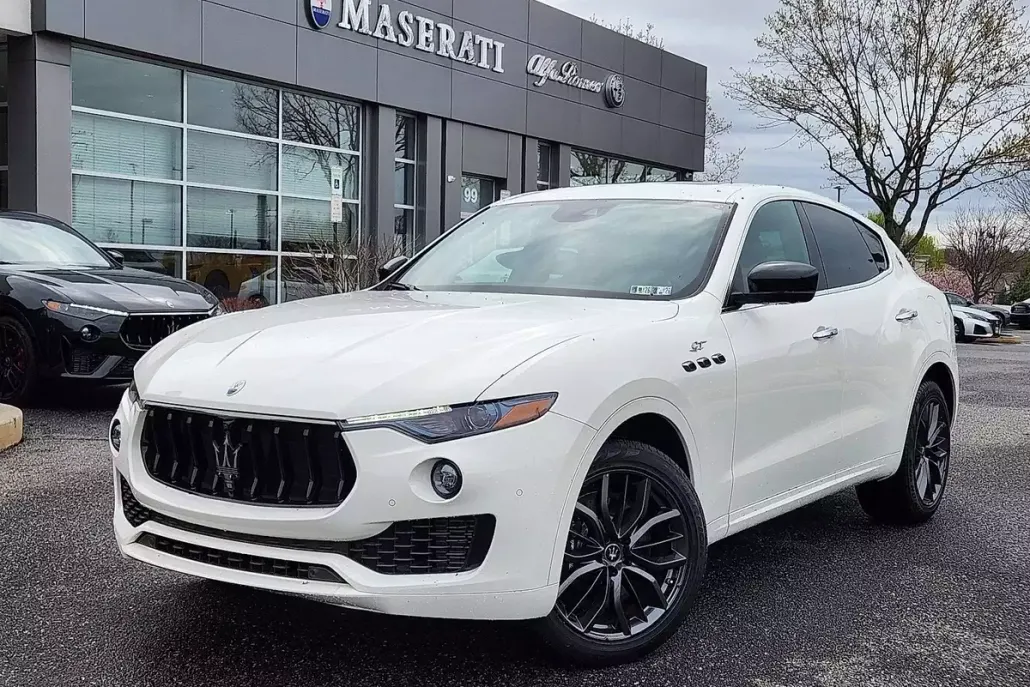 2024 Maserati Levante GT photo 1