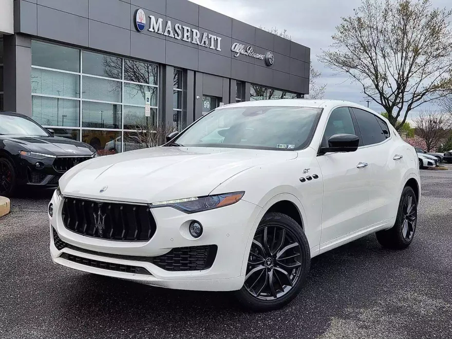 2024 Maserati Levante GT photo 1