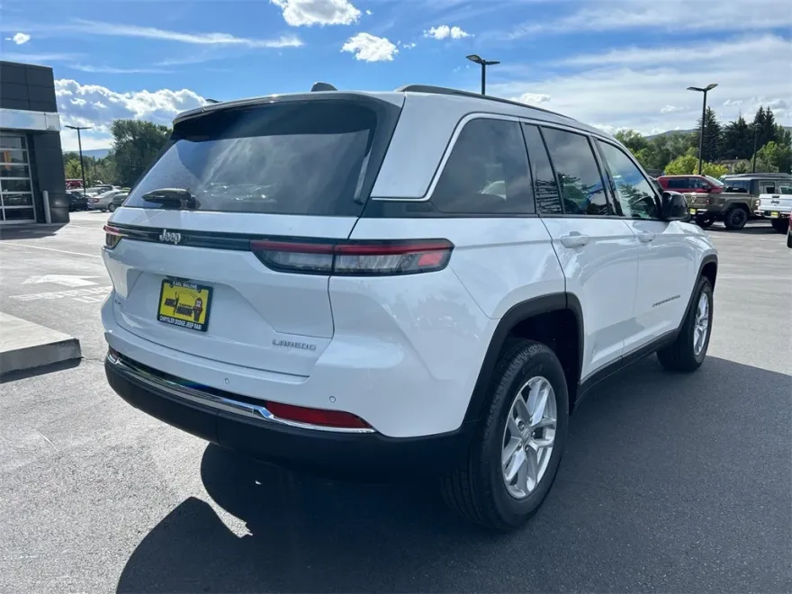 2025 Jeep Grand Cherokee Laredo X photo 1