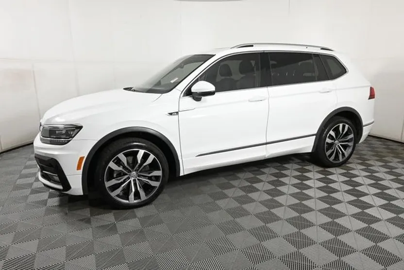 2019 Volkswagen Tiguan SEL Premium R-Line photo 1