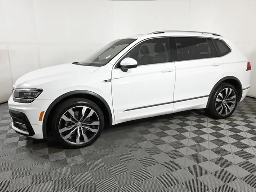 2019 Volkswagen Tiguan SEL Premium R-Line photo 1