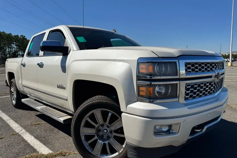 2014 Chevrolet Silverado 1500 High Country photo 1