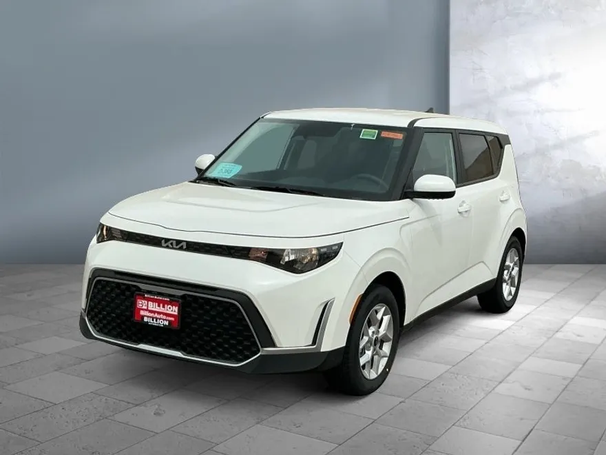 2025 Kia Soul LX photo 1