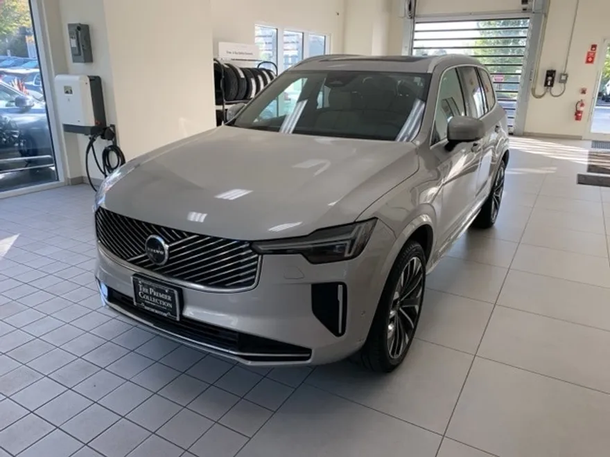 2025 Volvo XC90 Plus photo 1