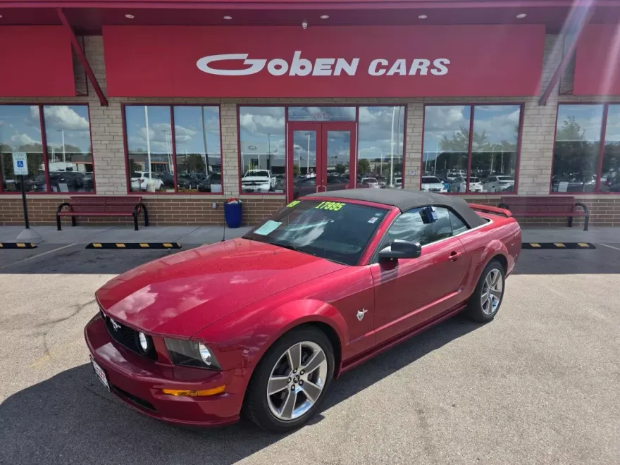 2009 Ford Mustang GT Deluxe Convertible photo 1