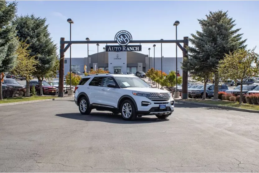2023 Ford Explorer Limited photo 1