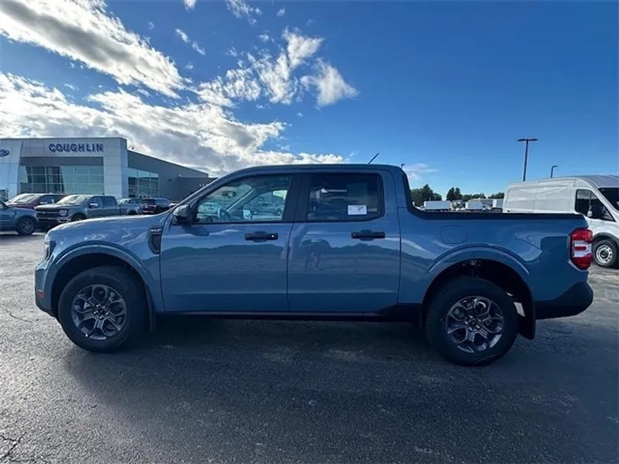 2025 Ford Maverick XLT photo 1