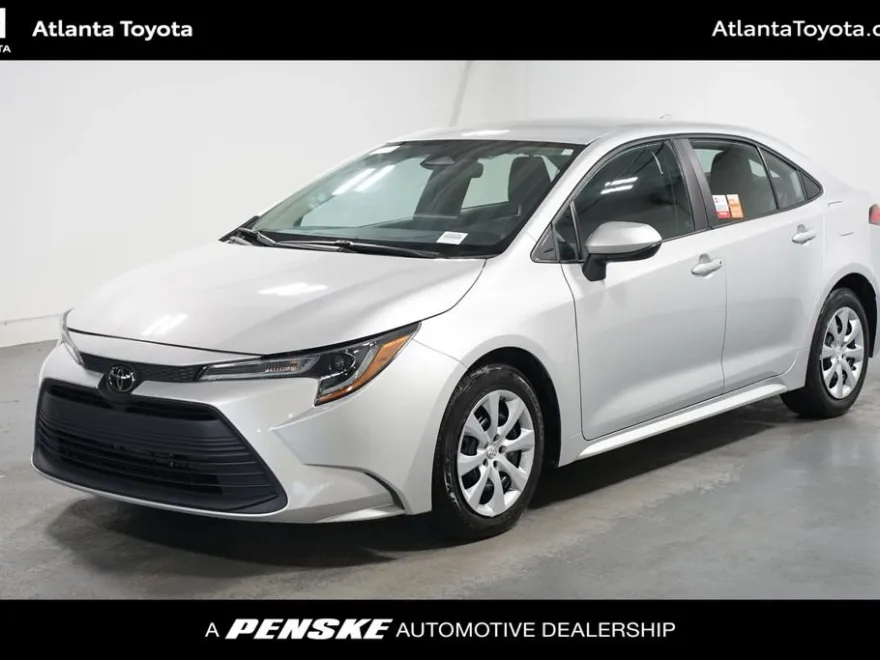 2023 Toyota Corolla LE photo 1