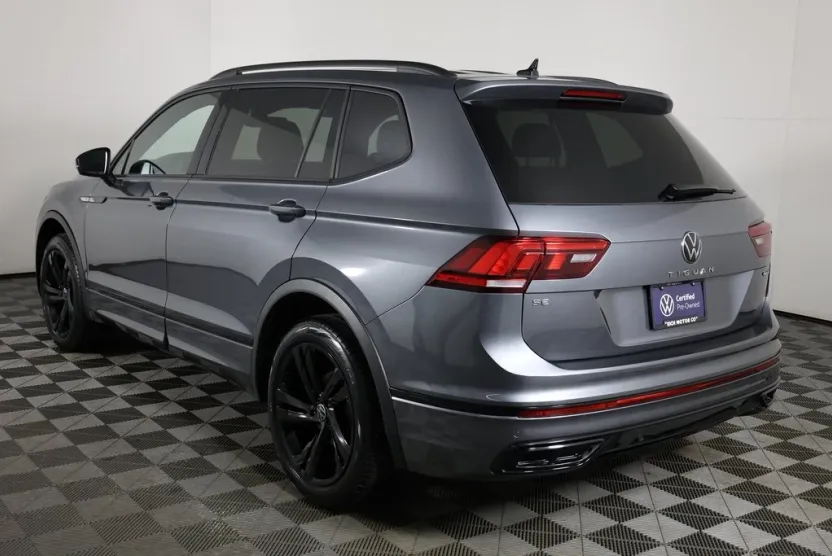 2024 Volkswagen Tiguan SE R-Line Black photo 1