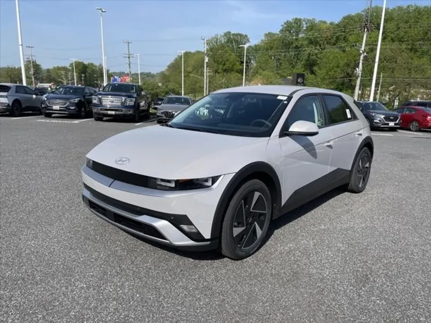 2025 Hyundai Ioniq 5 SE photo 1