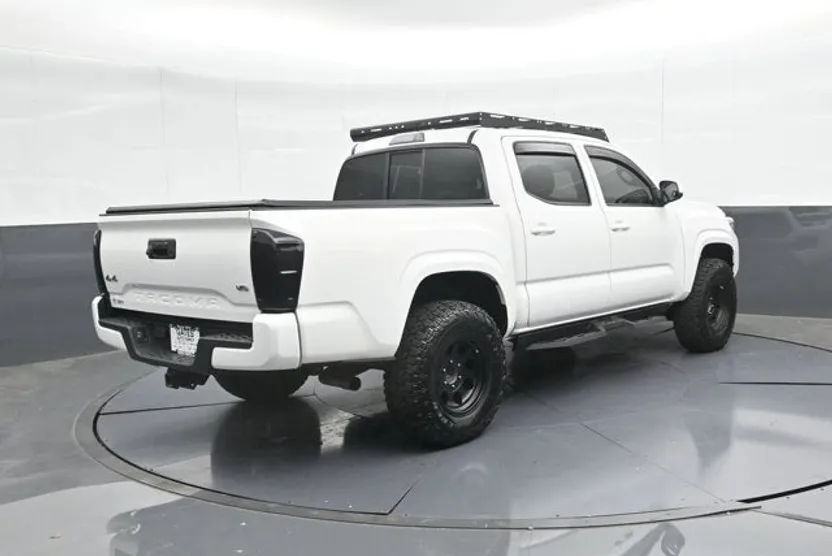 2020 Toyota Tacoma 4x4 SR5 photo 1